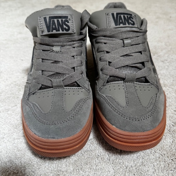 Vans Upland Sneaker - Men's 9.5M - Grey and Gum sole - Picture 2 of 5